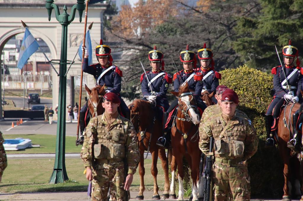Ceremonia por el Día del Ejército